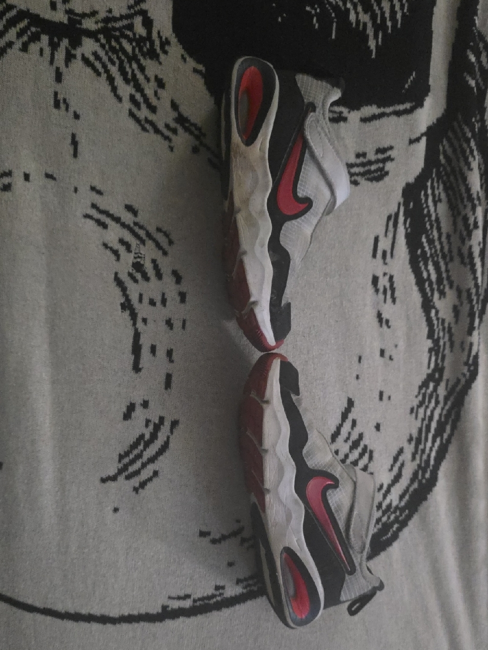 Nike White Black Red Retro Running Shoes